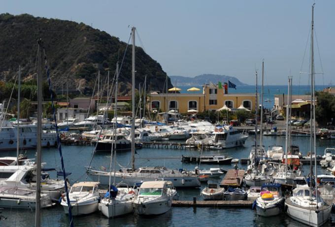 Hotel La Tonnara Procida Esterno foto