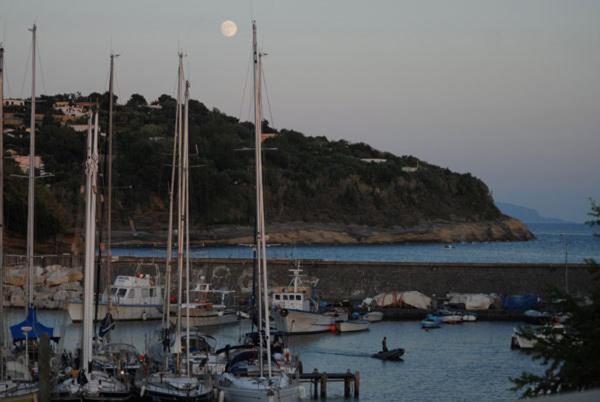 Hotel La Tonnara Procida Esterno foto