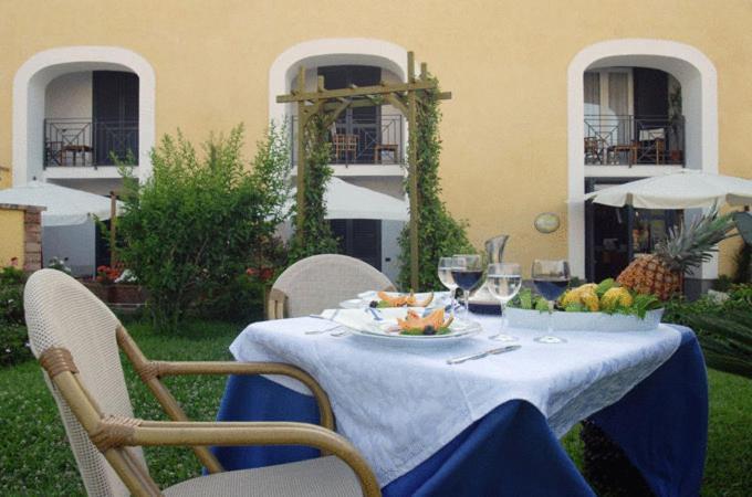 Hotel La Tonnara Procida Esterno foto